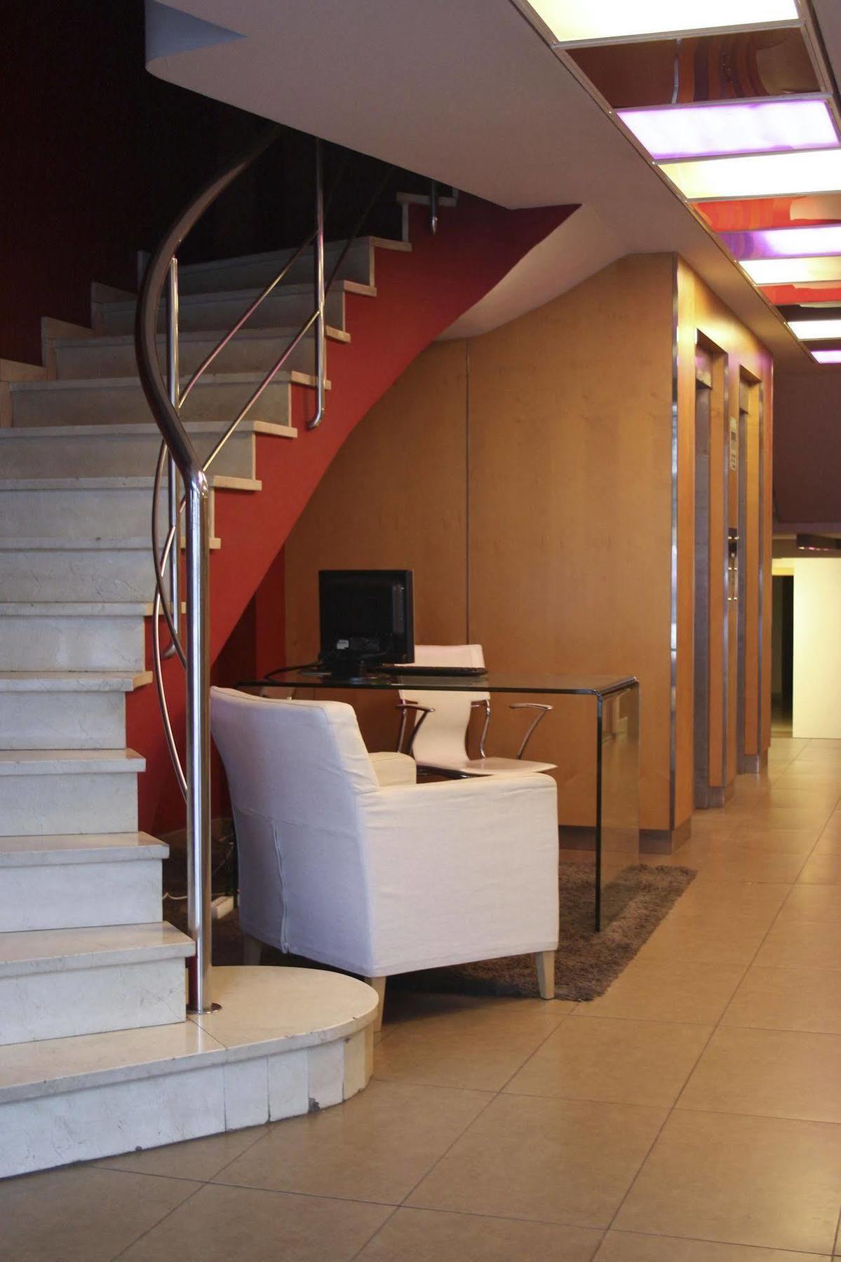 Hotel Abbot Барселона Экстерьер фото